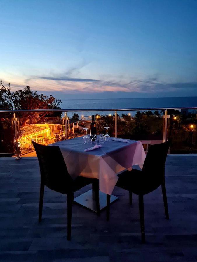 Frontemare Hotel Village & Ristorante Rodi Garganico Zewnętrze zdjęcie